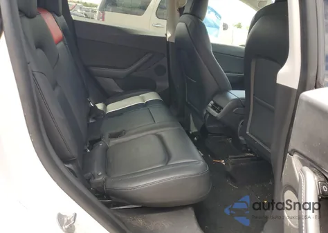 2021 Tesla Model Y z USA, uszkodzony, nr VIN 5YJYGDEE7MF065882